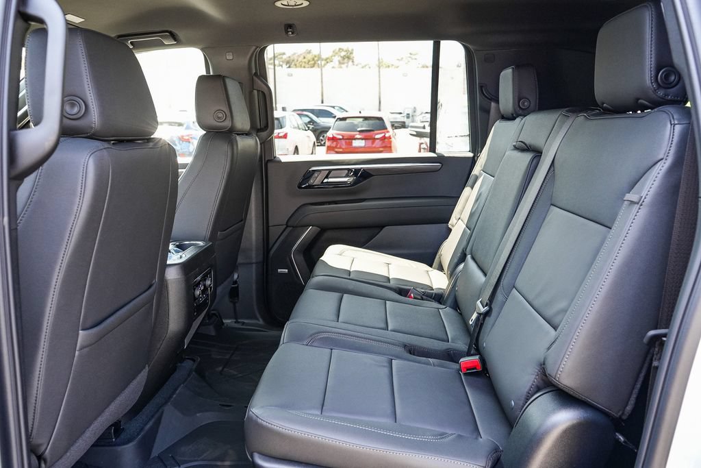 New 2026 Chevrolet Suburban LT w/ Comfort Package AWD/4WD image 18