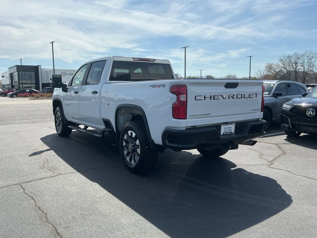 Used 2021 Chevrolet Silverado 2500 Custom w/ Custom Value Package image 3