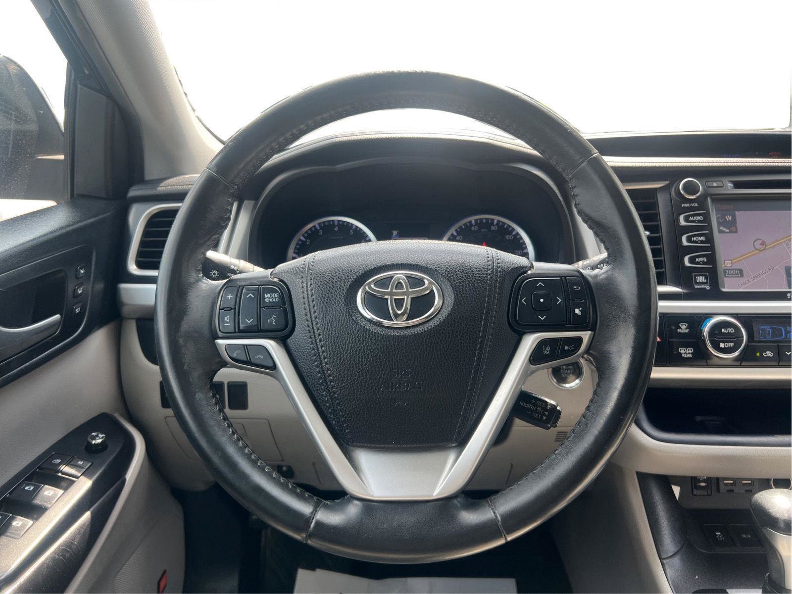 Used 2019 Toyota Highlander Limited AWD/4WD image 19