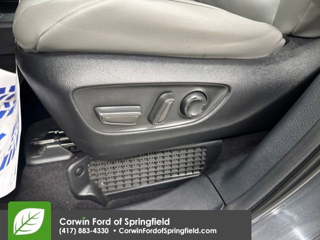 Used 2025 Toyota Sienna XLE image 31