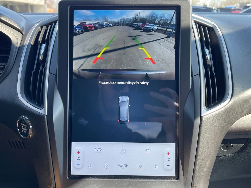 Used 2024 Ford Edge SEL image 11