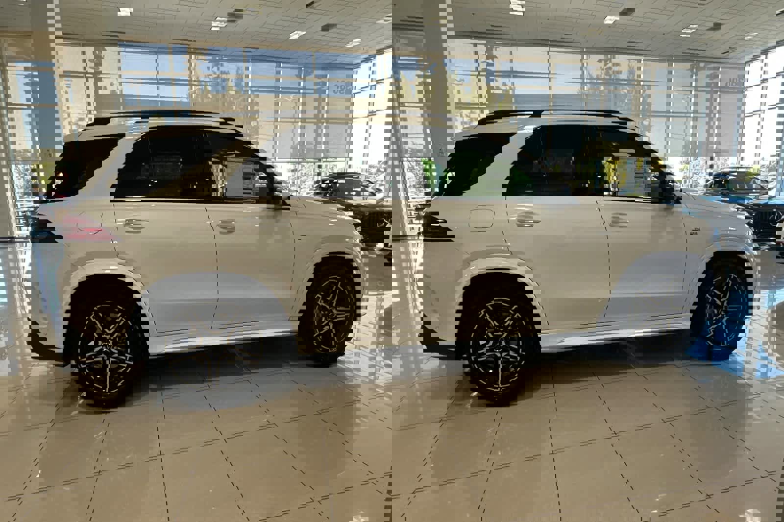 New 2025 Mercedes-Benz GLE 53 AMG 4MATIC image 2