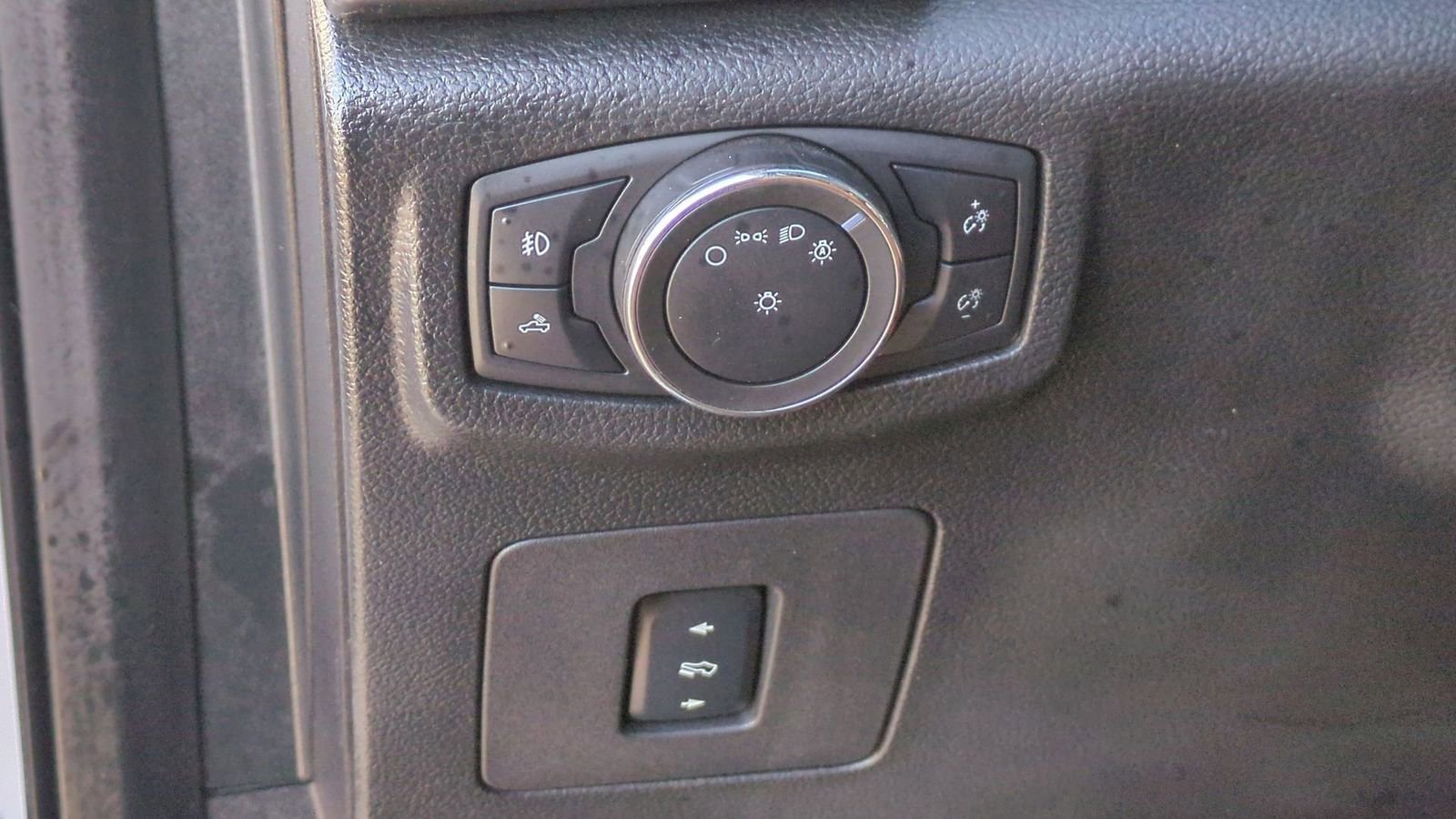 Used 2017 Ford F150 Limited w/ Trailer Tow Package image 18