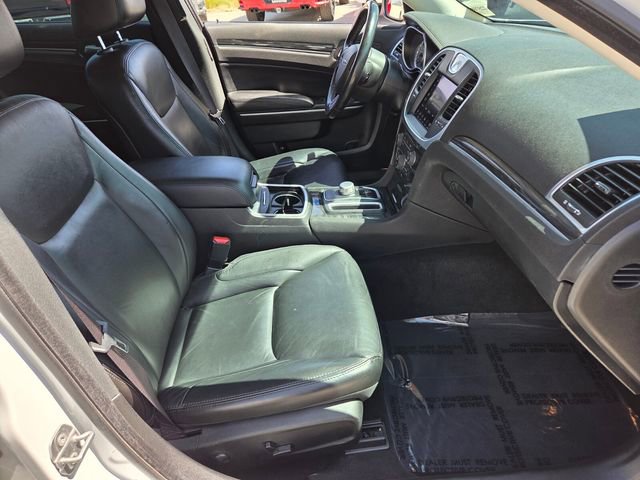 Used 2022 Chrysler 300 Touring L RWD image 15