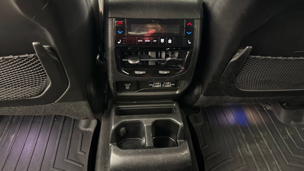 Used 2022 Jeep Grand Cherokee L Overland w/ Luxury Tech Group IV AWD/4WD image 31