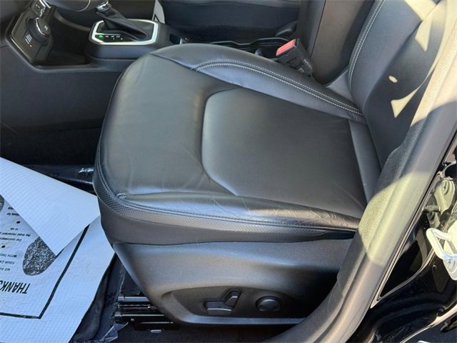 Used 2023 Jeep Renegade Limited image 17