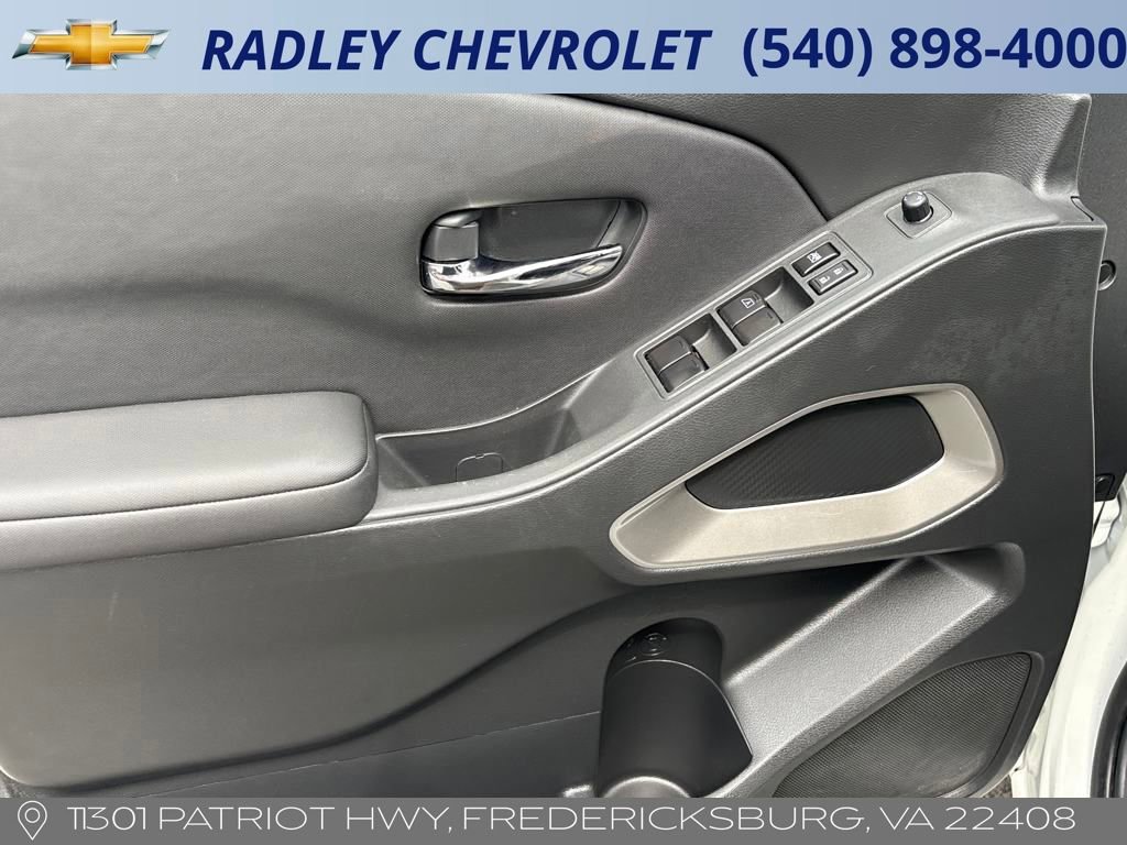 Used 2024 Nissan Frontier SV w/ SV Convenience Package image 14