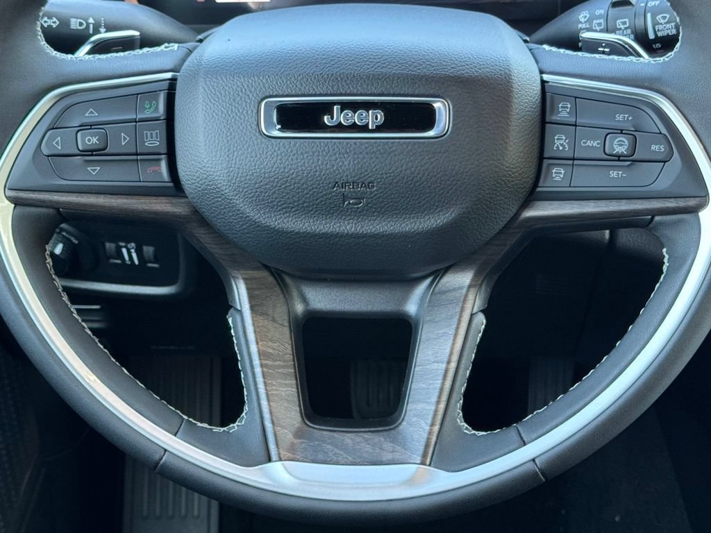 New 2027 Jeep Grand Cherokee Limited AWD/4WD image 19