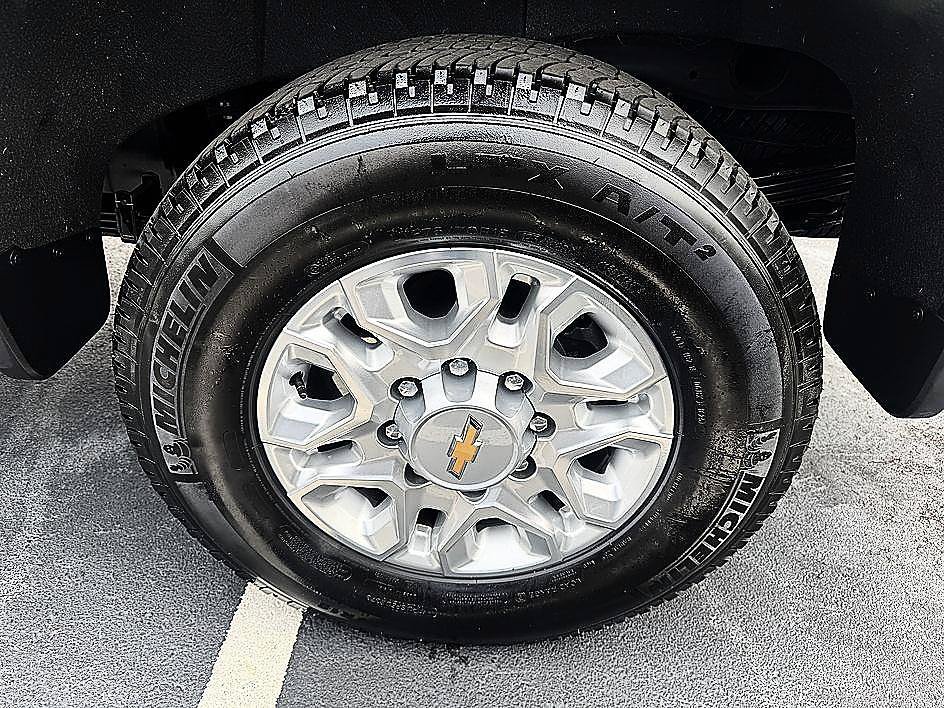 Used 2025 Chevrolet Silverado 2500 LTZ w/ LTZ Premium Package AWD/4WD image 23