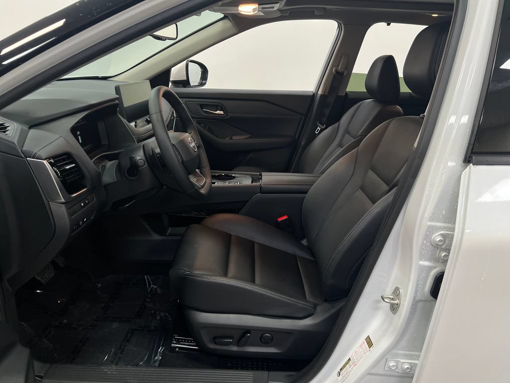 Used 2025 Nissan Rogue SL w/ SL Premium Package FWD image 12