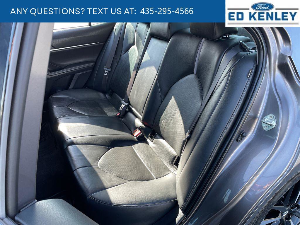 Used 2020 Toyota Camry XSE FWD image 6