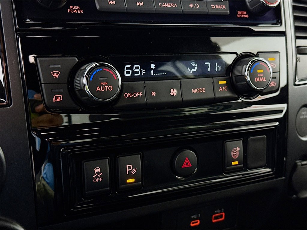 Used 2024 Nissan Titan PRO-4X image 7
