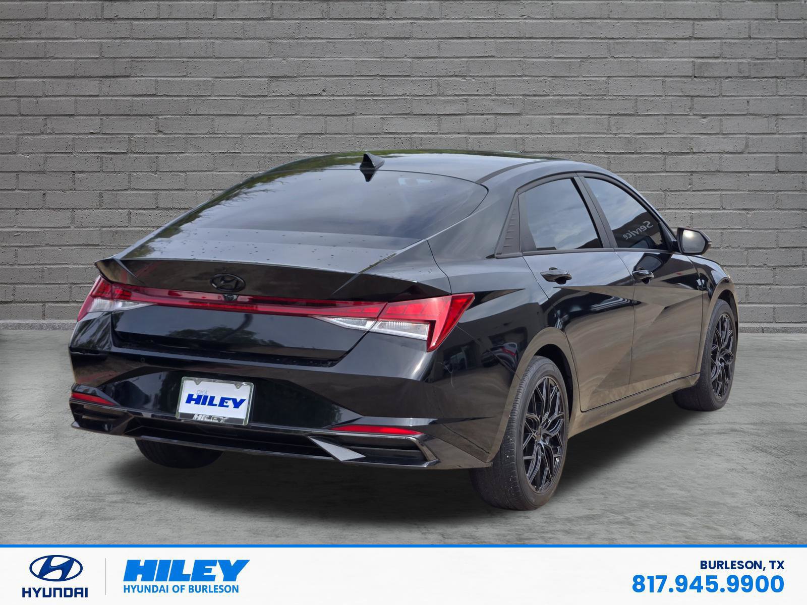Used 2023 Hyundai Elantra Limited FWD image 4