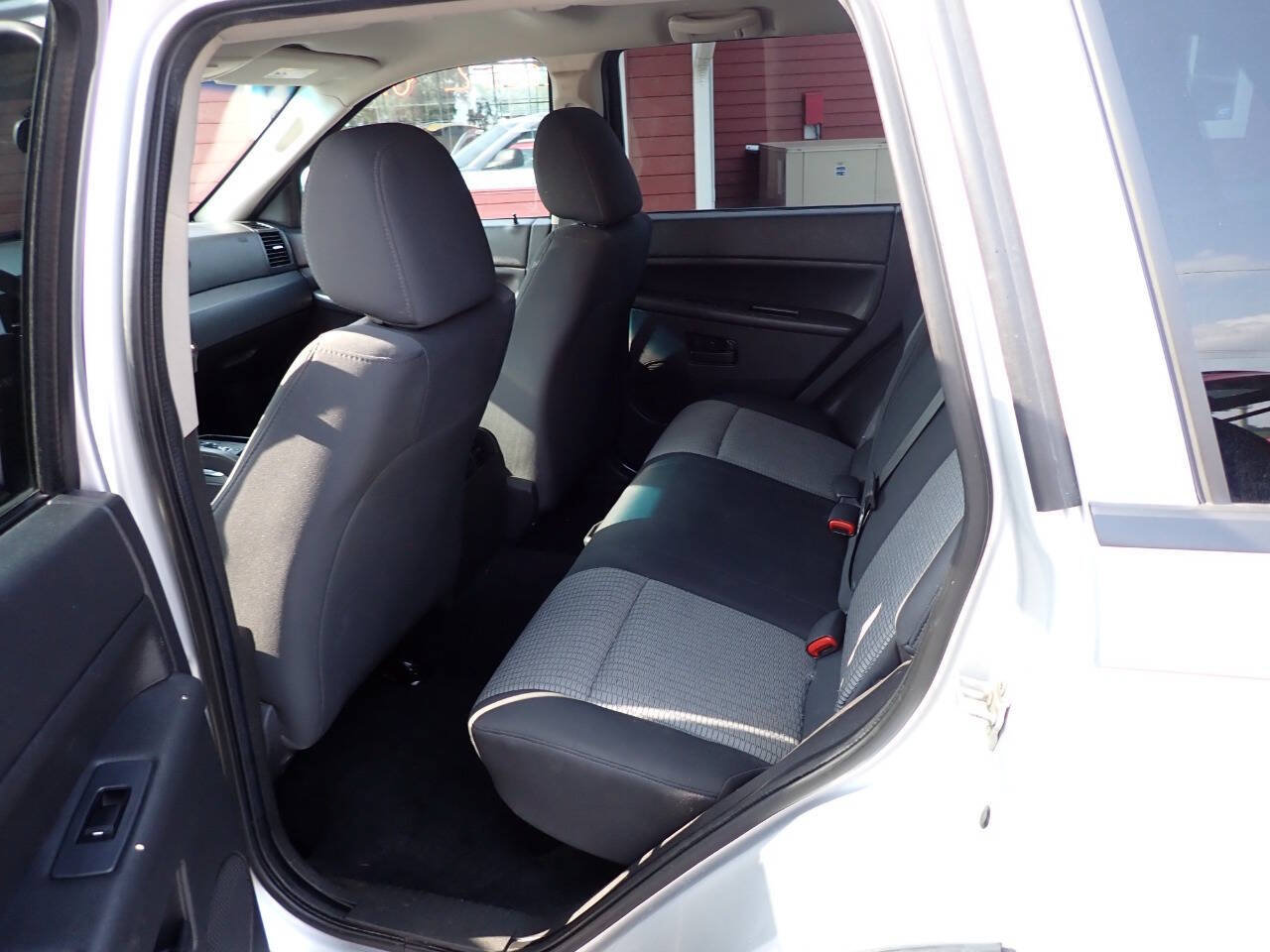 Used 2008 Jeep Grand Cherokee Laredo AWD/4WD image 8