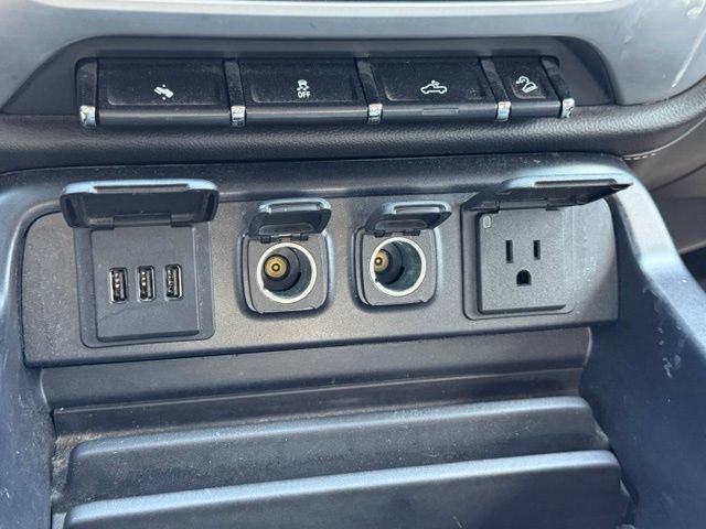 Used 2015 GMC Sierra 1500 SLT w/ SLT Crew Cab Value Package AWD/4WD image 24