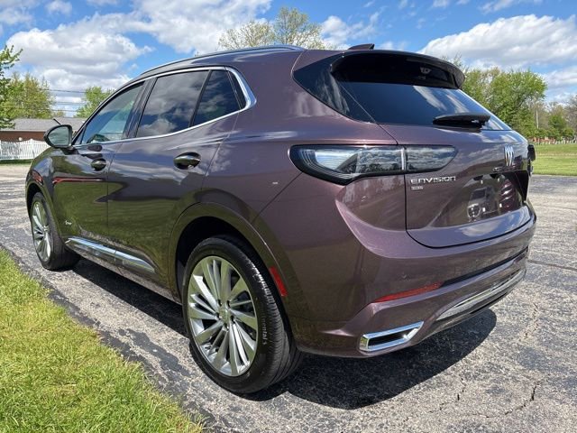 Used 2025 Buick Envision Avenir AWD/4WD image 2