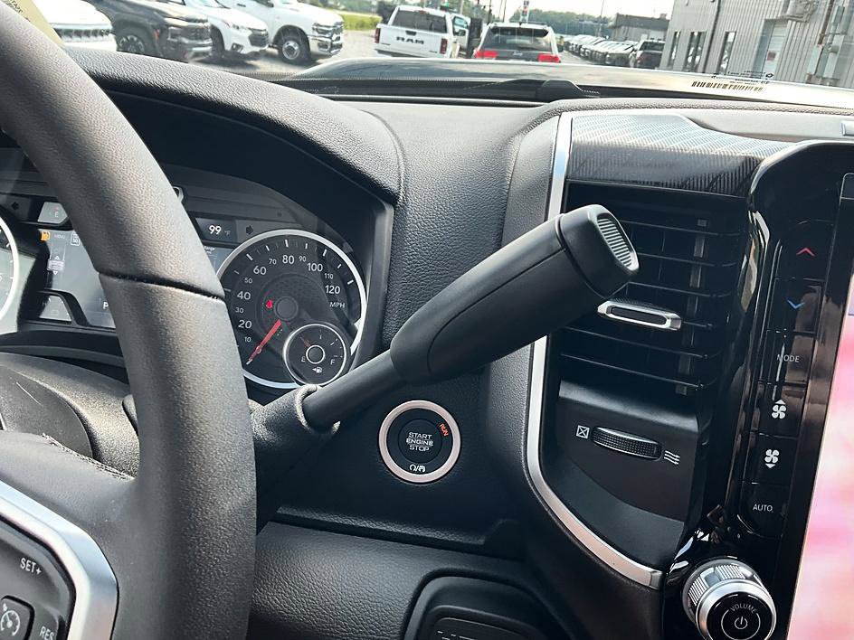 New 2026 RAM 2500 Big Horn AWD/4WD image 18