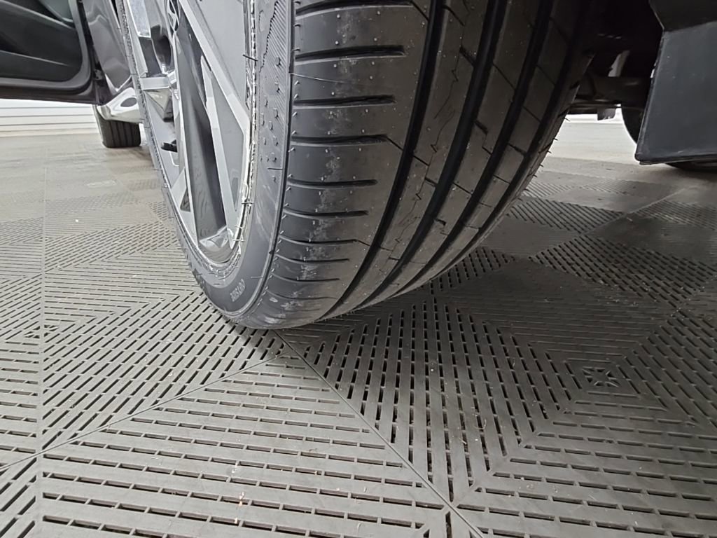 Used 2024 Hyundai Elantra SEL w/ Convenience Package image 44