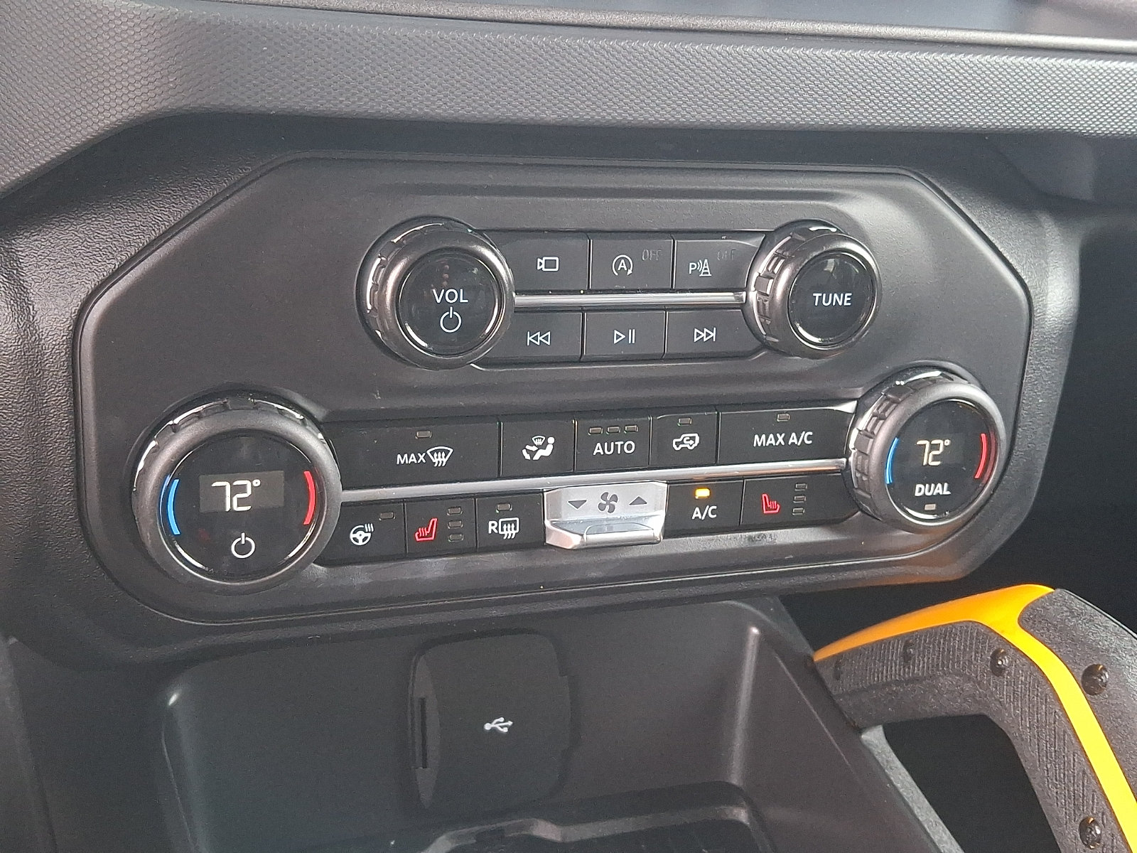 Used 2024 Ford Bronco Badlands AWD/4WD image 14