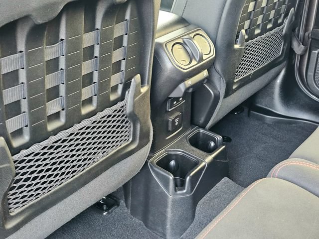 Used 2021 Jeep Wrangler Unlimited Rubicon w/ Cold Weather Group AWD/4WD image 34