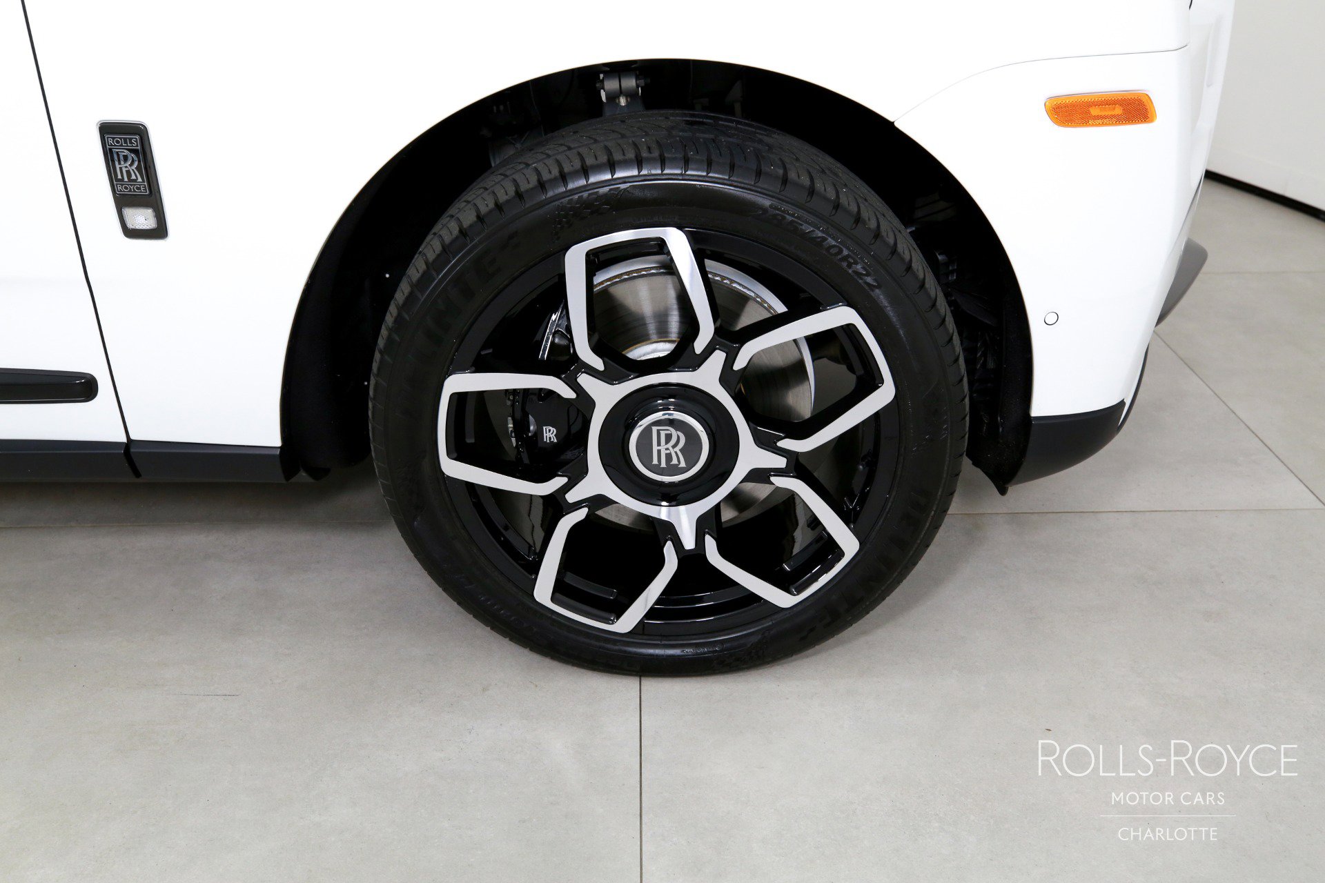 Used 2023 Rolls-Royce Cullinan Black Badge w/ Driver's Package image 43