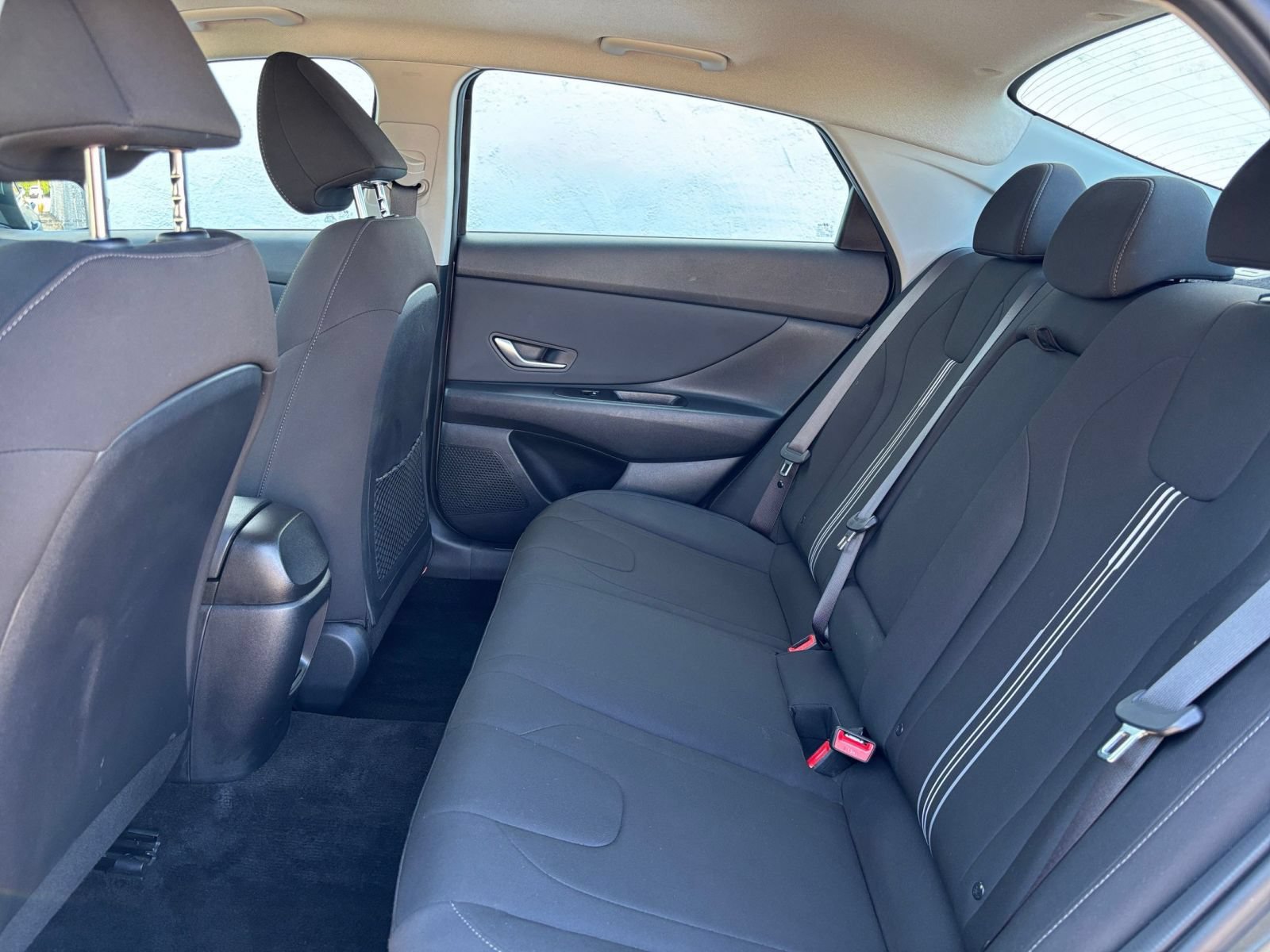 Used 2025 Hyundai Elantra SEL FWD image 25