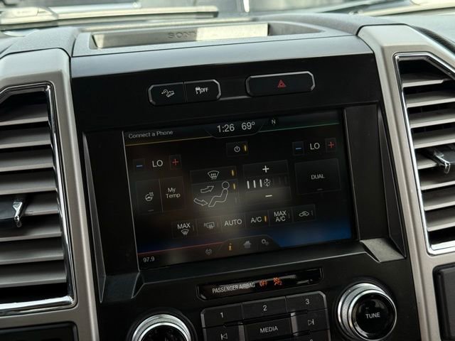 Used 2015 Ford F150 Lariat w/ Equipment Group 502A Luxury AWD/4WD image 22