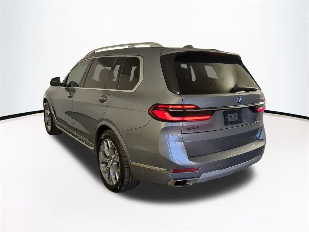Used 2024 BMW X7 xDrive40i w/ Premium Package image 7