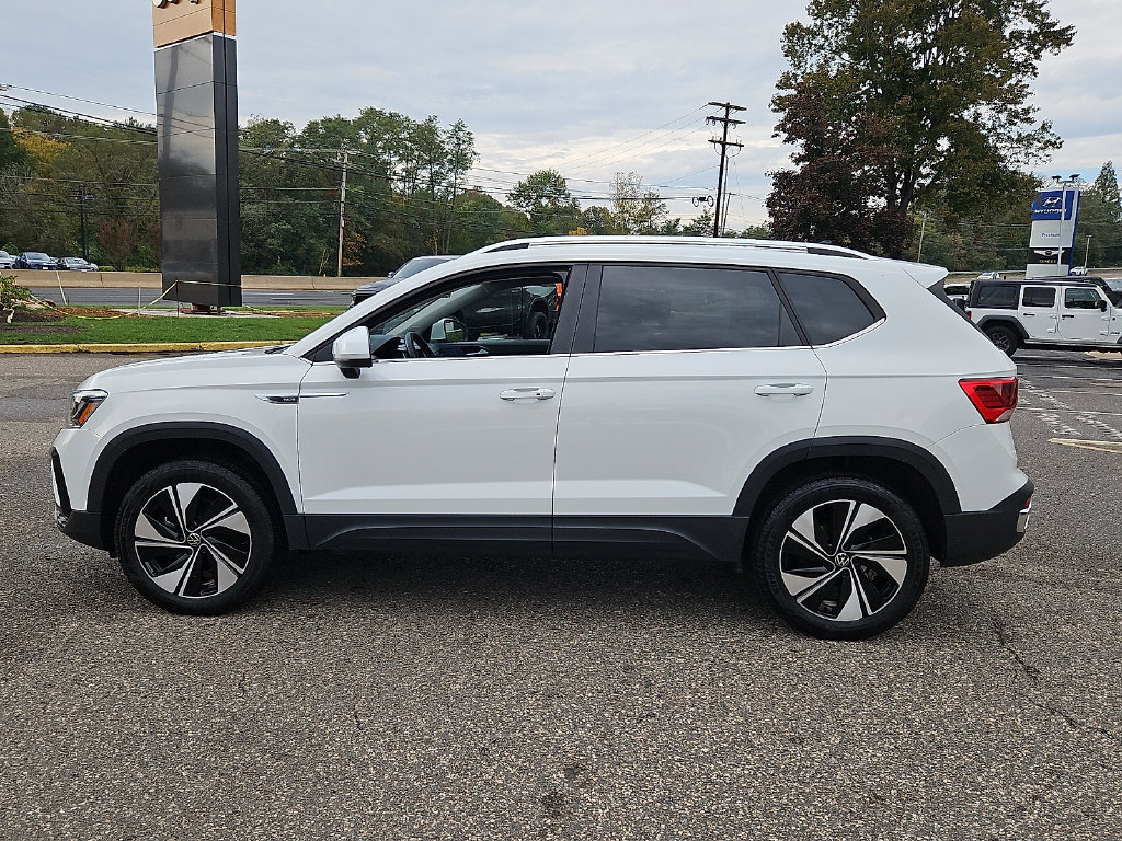 Used 2024 Volkswagen Taos SE AWD/4WD image 4