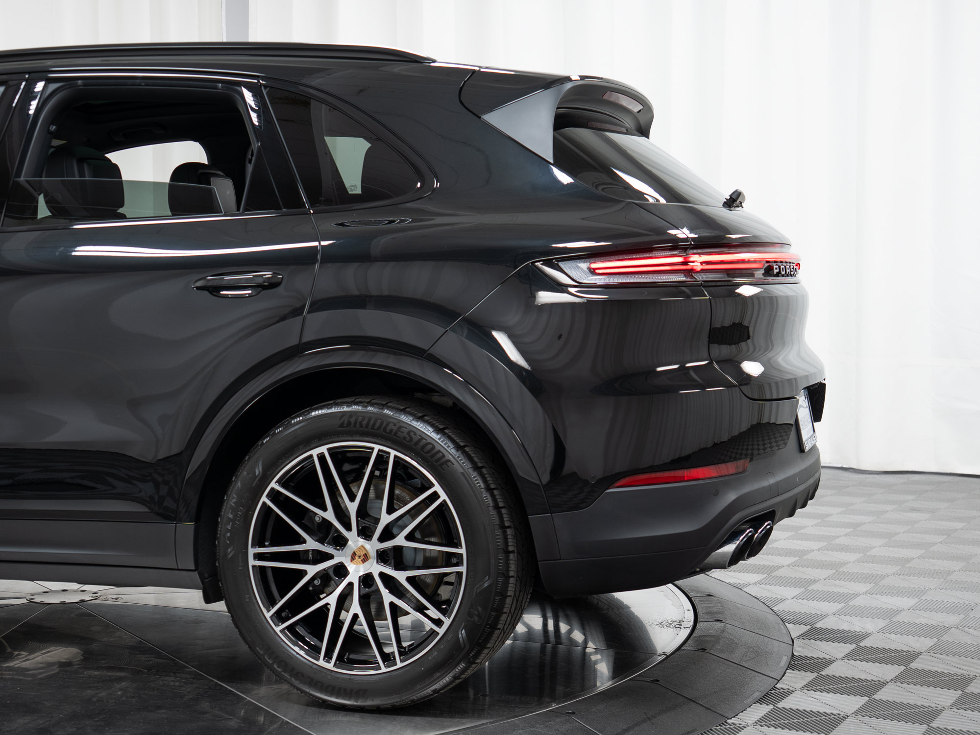 Certified 2026 Porsche Cayenne w/ Premium Package Plus AWD/4WD image 36