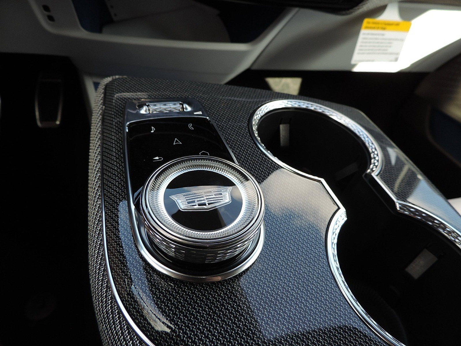 New 2026 Cadillac Optiq Luxury 2 image 20