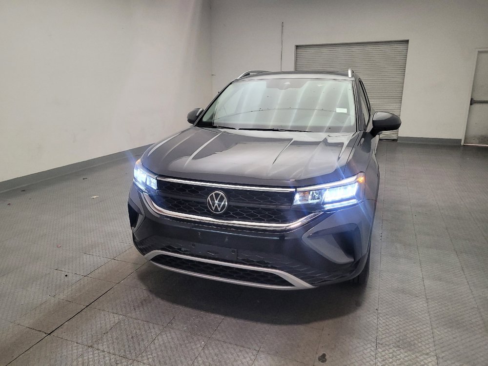 Used 2023 Volkswagen Taos SE w/ Panoramic Sunroof Package FWD image 15