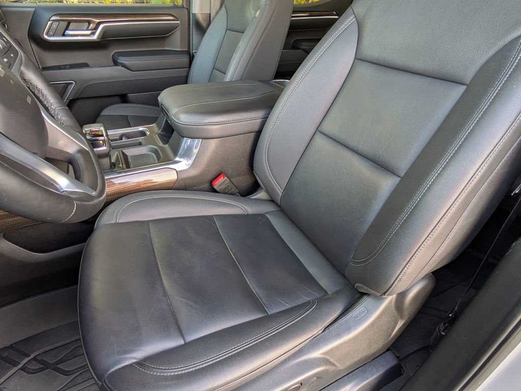 Used 2024 Chevrolet Silverado 1500 RST w/ Dark Appearance Package image 14