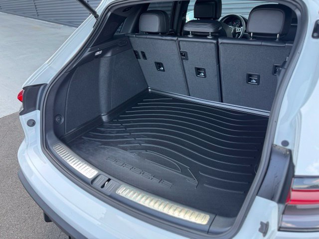 Certified 2026 Porsche Macan AWD/4WD image 37