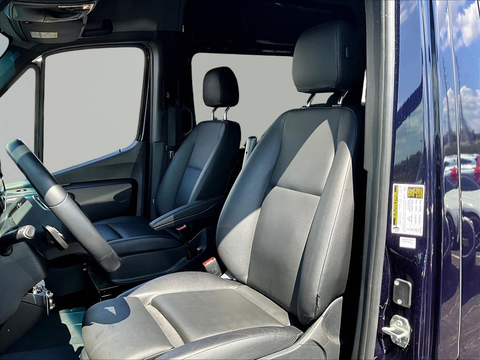 Used 2024 Mercedes-Benz Sprinter 2500 image 19
