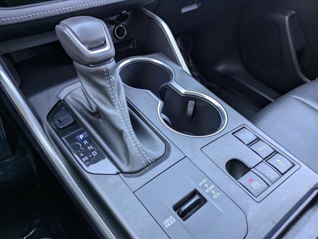 Used 2023 Toyota Highlander XLE image 12