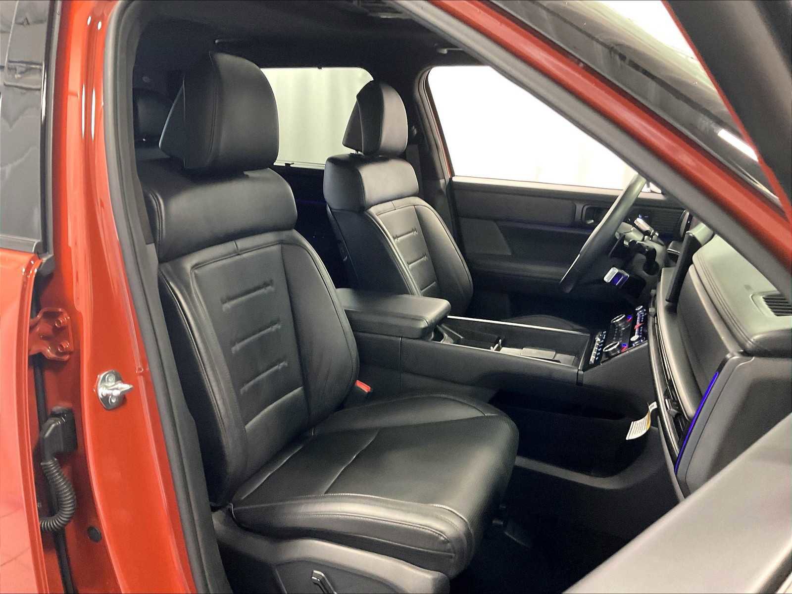 Used 2025 Hyundai Santa Fe Calligraphy image 12