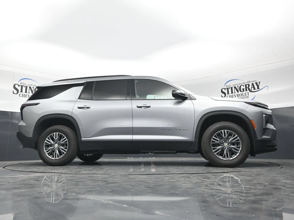 Used 2026 Chevrolet Traverse LT FWD image 36