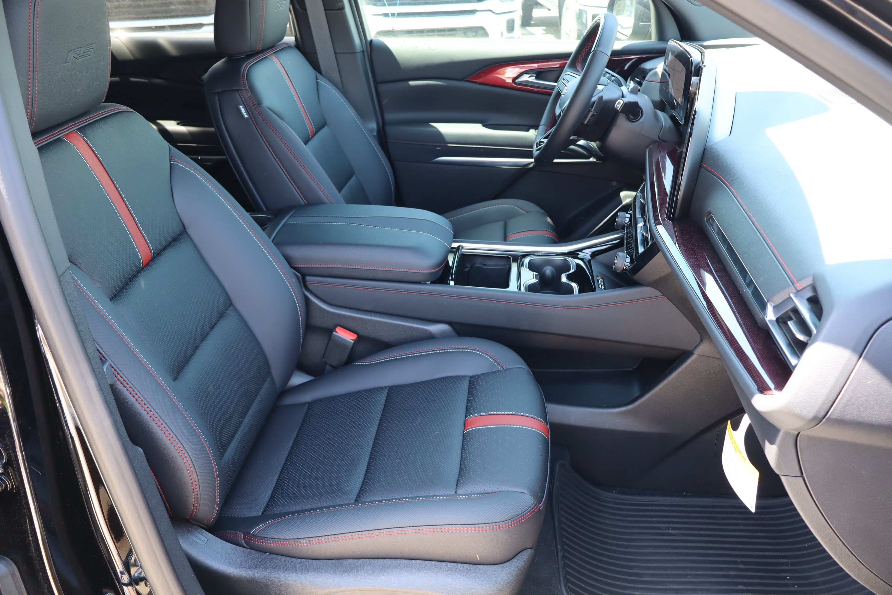 New 2026 Chevrolet Traverse RS FWD image 30
