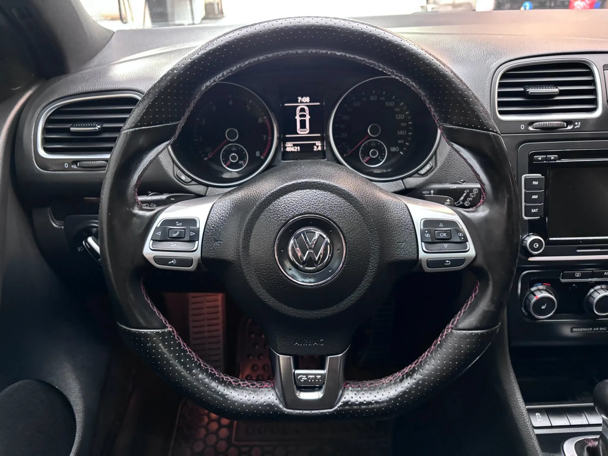 Used 2011 Volkswagen Golf 2-Door FWD image 13
