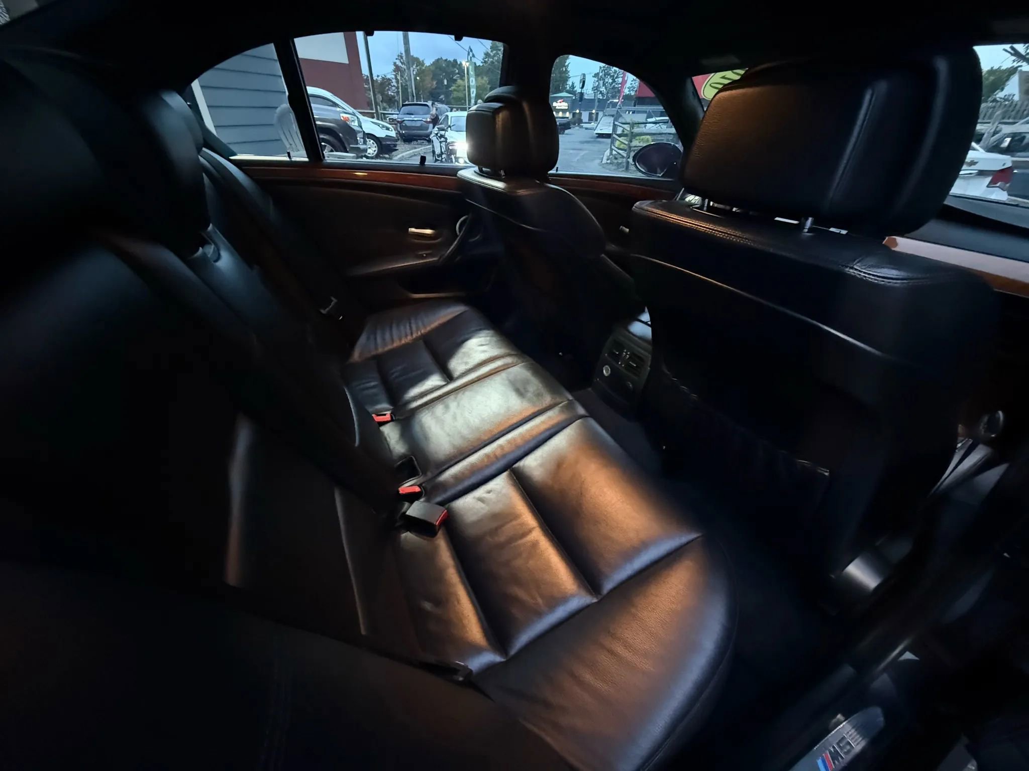 Used 2010 BMW M5 image 26