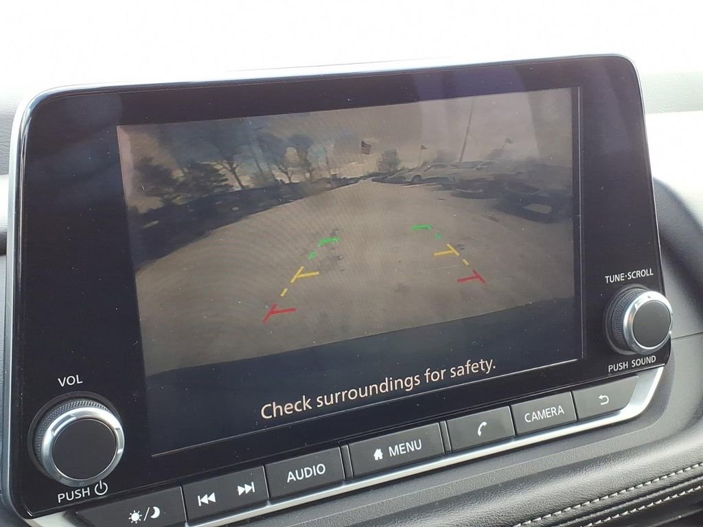 Used 2024 Nissan Rogue SV image 25