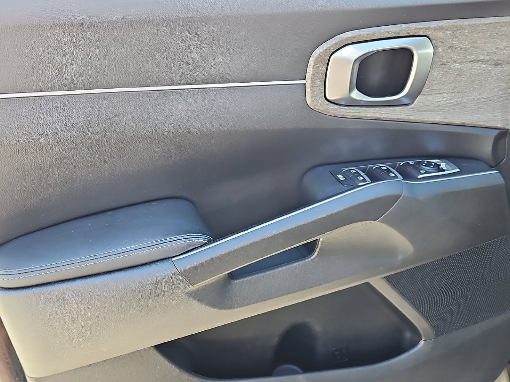 Certified 2023 Kia Sorento S w/ Panoramic Sunroof Package AWD/4WD image 16