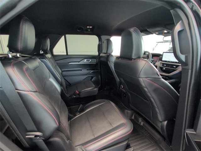Used 2025 Ford Explorer ST image 13