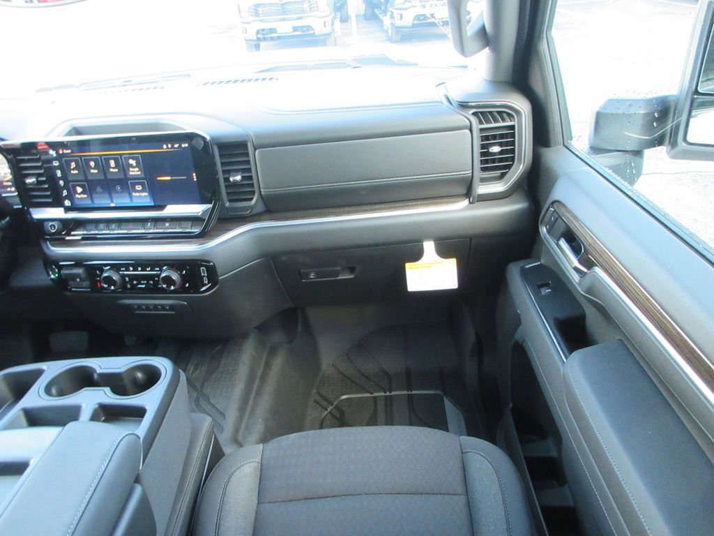 New 2026 Chevrolet Silverado 3500 LT w/ Convenience Package image 17