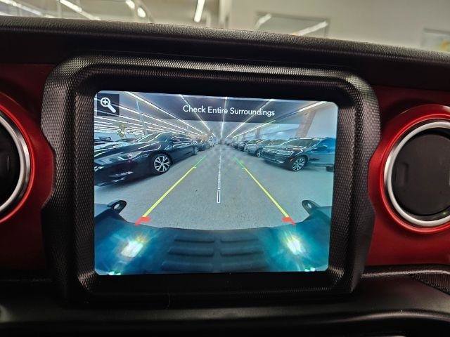 Used 2022 Jeep Gladiator Rubicon w/ Cold Weather Group AWD/4WD image 19