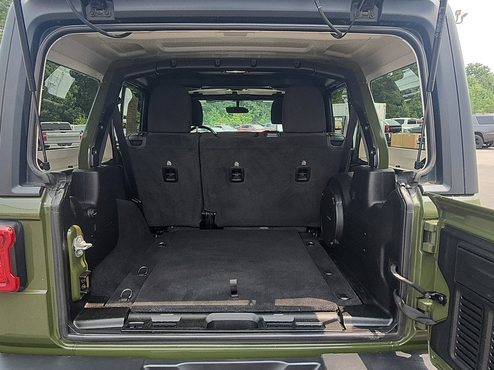 Used 2021 Jeep Wrangler Unlimited Sport AWD/4WD image 25