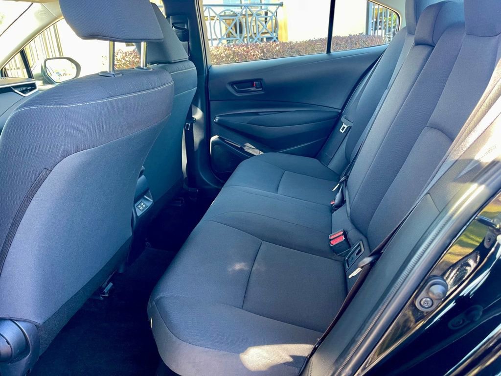 Used 2025 Toyota Corolla LE FWD image 11