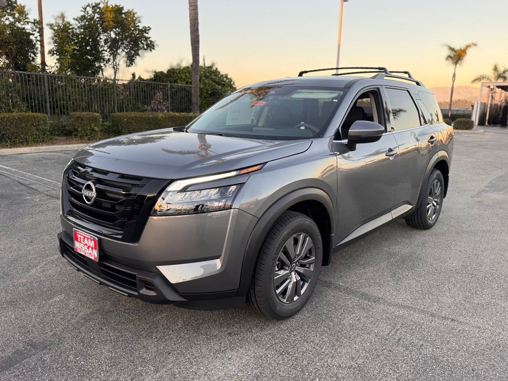 New 2025 Nissan Pathfinder SV image 4
