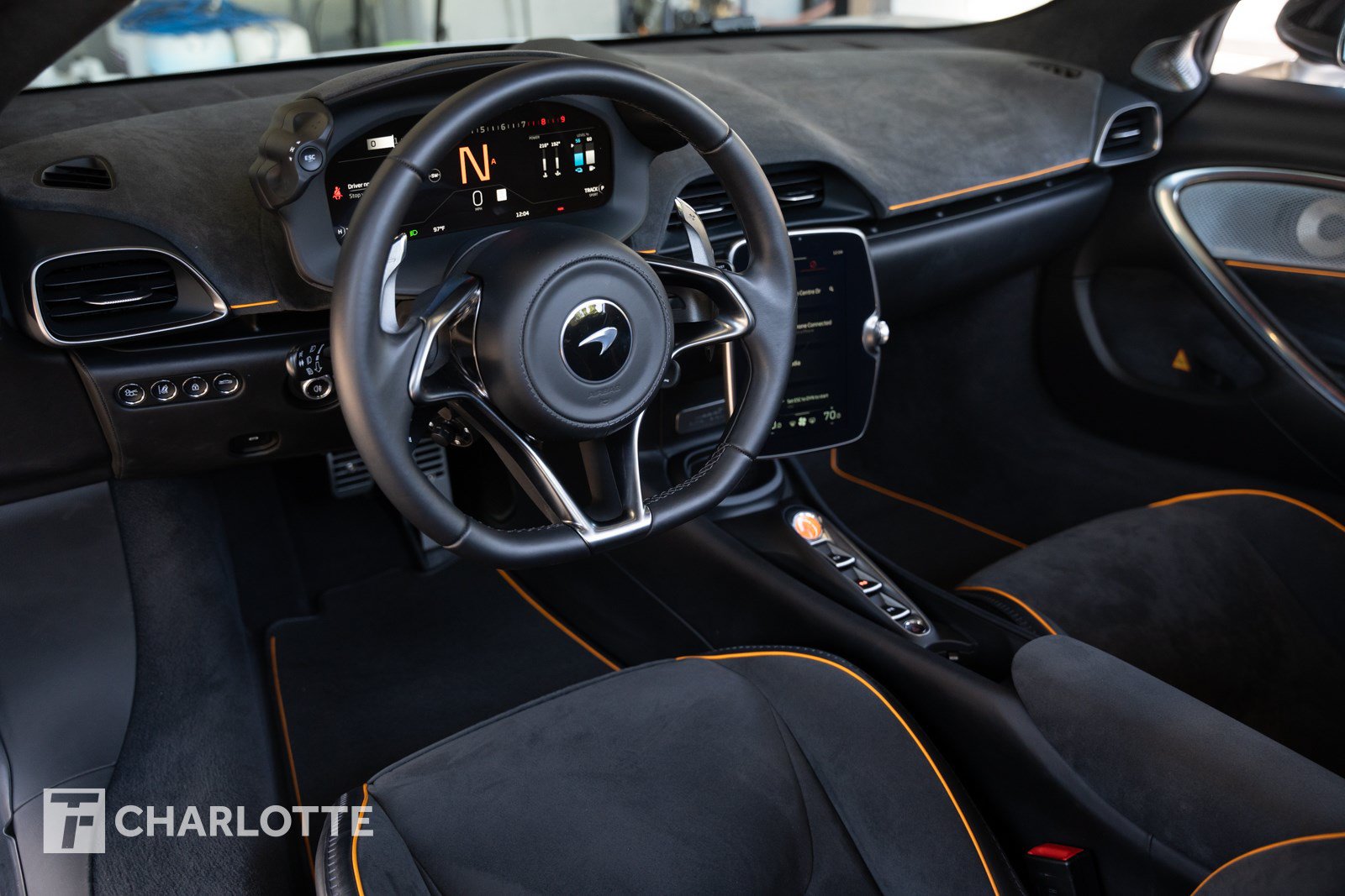 Used 2025 McLaren Artura Spider RWD image 20